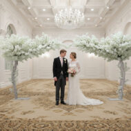Custom Design Artificial Flowering Tree With Modern Flower Centerpieces For Wedding
