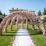 Modern Wedding Arch Backdrop With Silk Flowers Custom Wedding Decoration For Outdoor Indoor